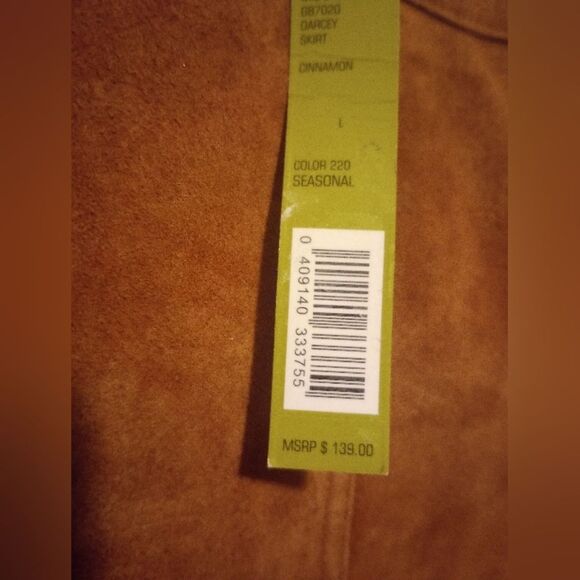 Gianni Bini mini rust colored suede skirt. NWT - Picture 3 of 3